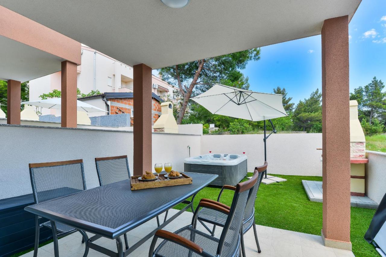 Cascada Villas With Private Jacuzzi And Private Parking Стариград-Пакленица Екстериор снимка