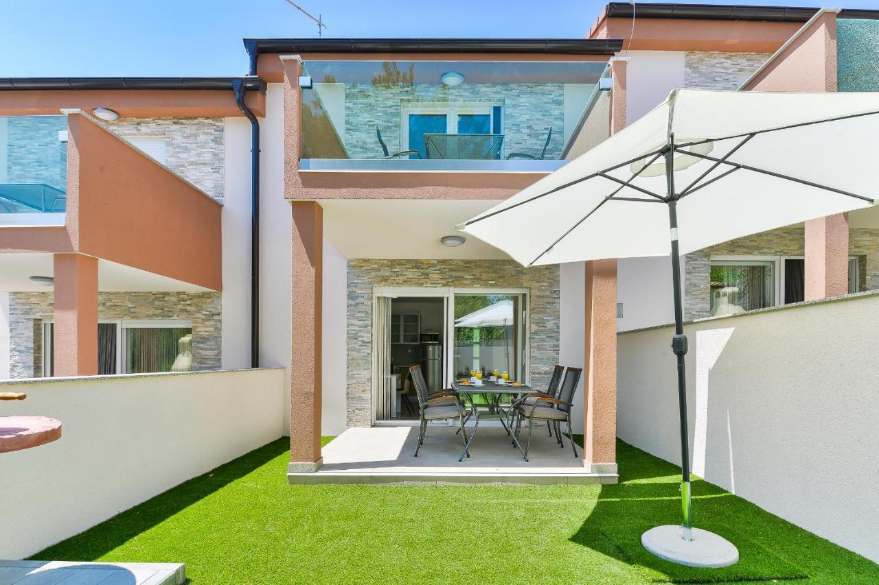 Cascada Villas With Private Jacuzzi And Private Parking Стариград-Пакленица Екстериор снимка